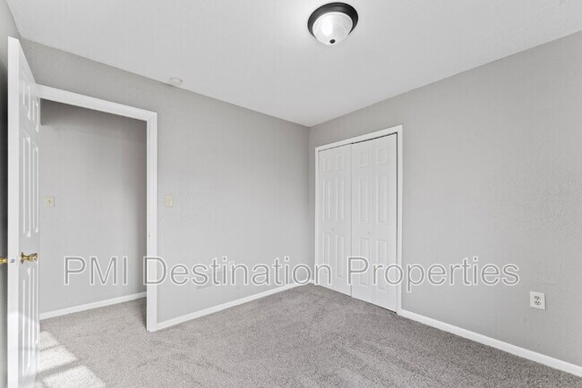 Building Photo - 304 Beech St