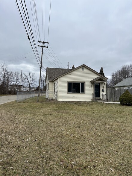 Building Photo - 60 Leonore St