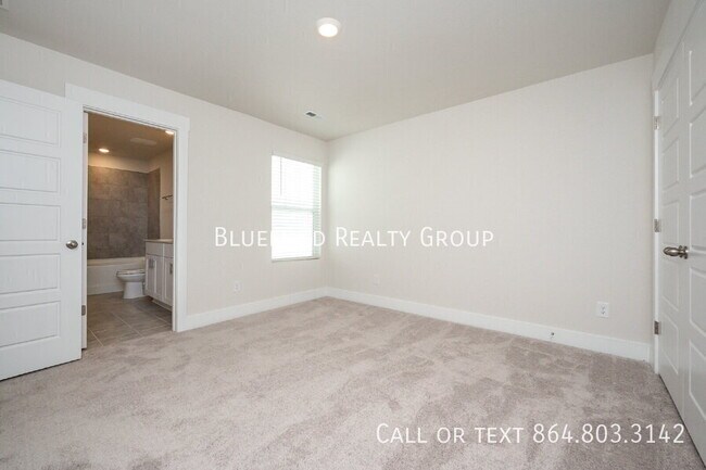 Building Photo - 69 Galley Ln