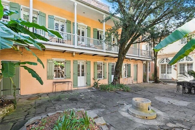 Building Photo - 1116 Royal St