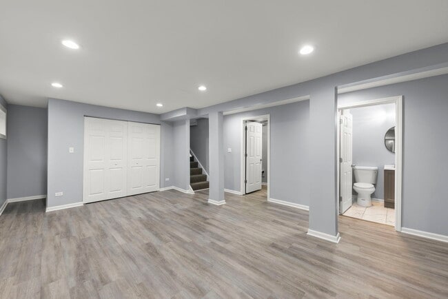 Building Photo - 1057 Bothwell Cir