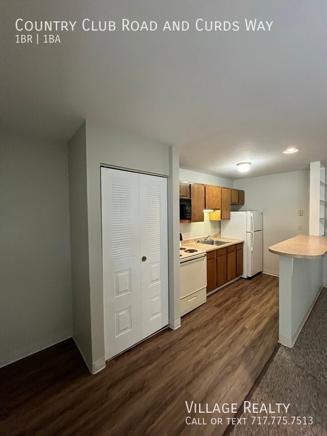 Building Photo - 631 Country Club Rd