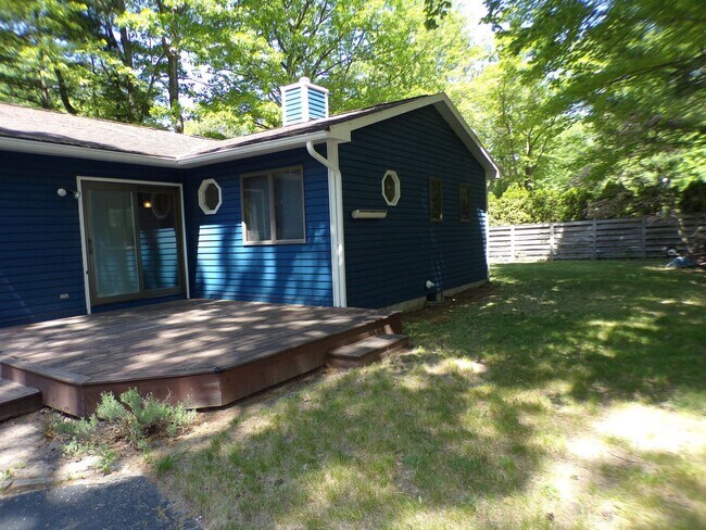 Building Photo - Move-In Ready Home Across from Ski Hill
