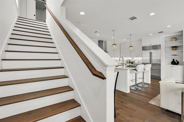 Building Photo - 4116 University Blvd