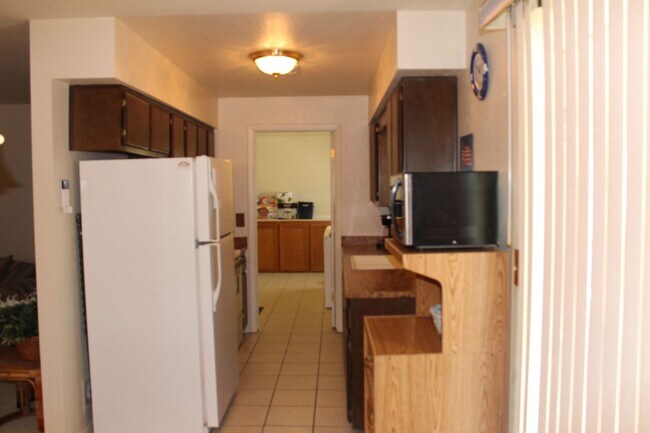 Building Photo - Long or Short Term Furnished Rental