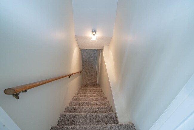 Building Photo - 426 Ridgecrest Rd