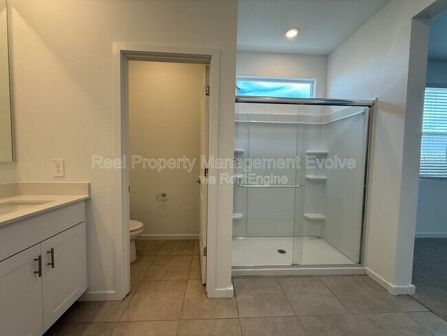 Building Photo - 2484 Fortana Dr