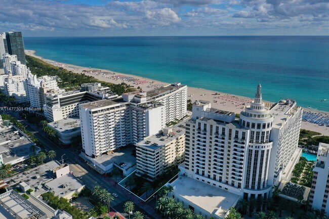 Building Photo - 1623 Collins Ave