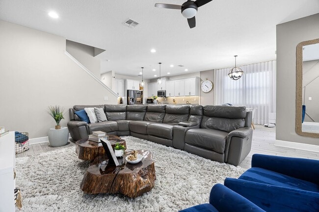 Building Photo - Beautiful 5-Bedroom Rental Home Available ...