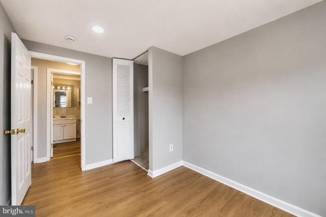 Building Photo - 1414 King William Dr