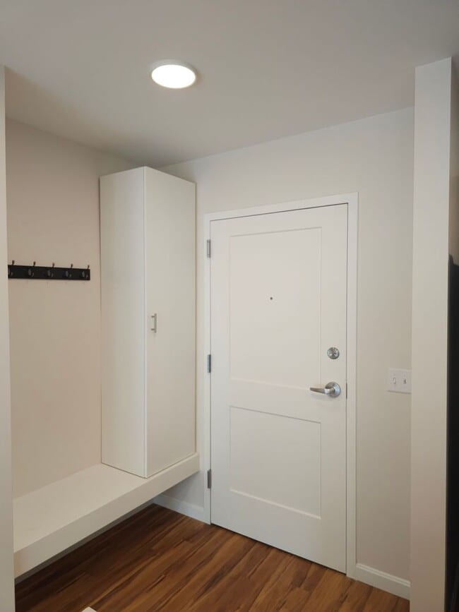 Building Photo - Village at Autumn Pond II:  One Bedroom pl...