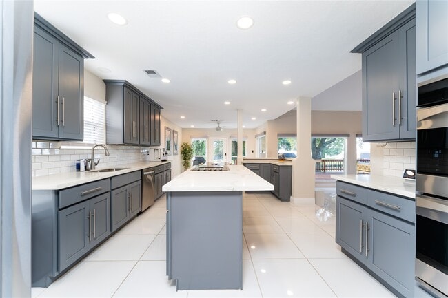 Building Photo - 8311 Amber Cove Dr