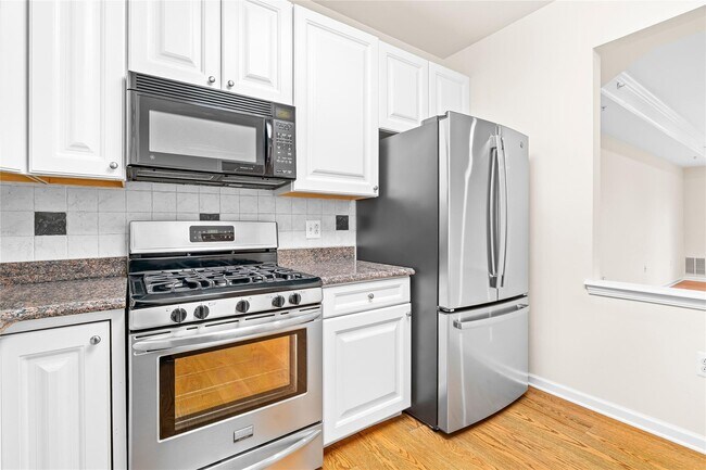 Building Photo - 24 N De Baun Ave