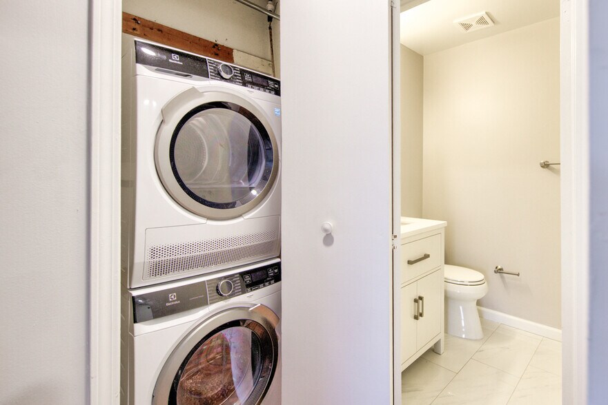 Building Photo - 411 W Conestoga Rd