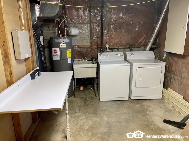 Building Photo - 9923 Valley Park Dr