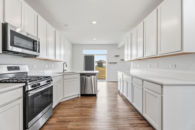 Building Photo - 15121 Quincy Cir