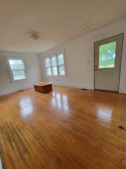 Building Photo - 206 N McCaskey Rd