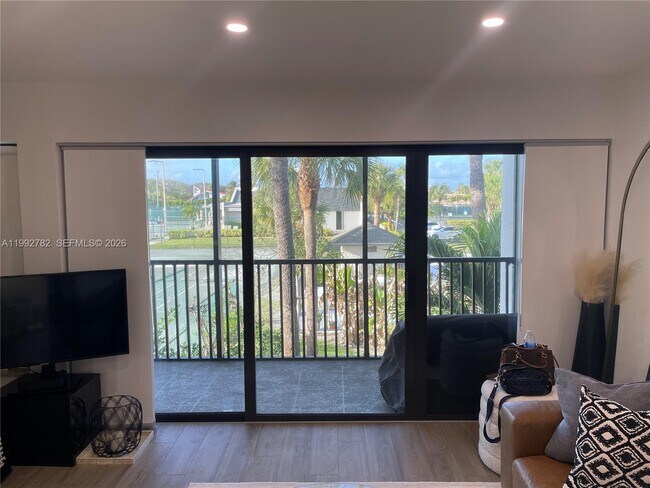 Building Photo - 1605 S US Hwy 1