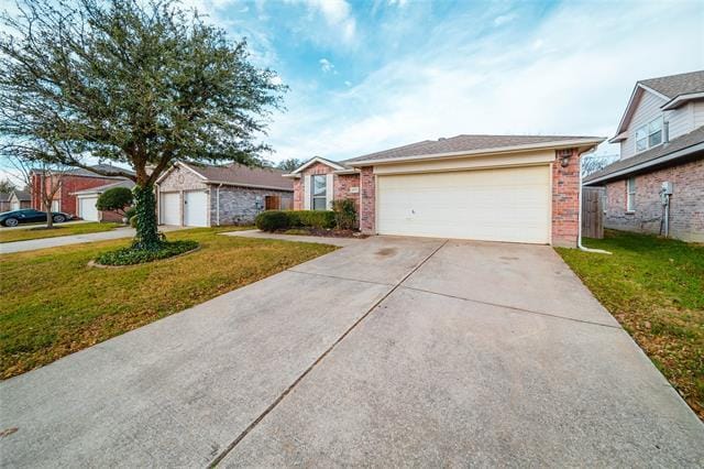 Building Photo - 2211 Lilac Cir