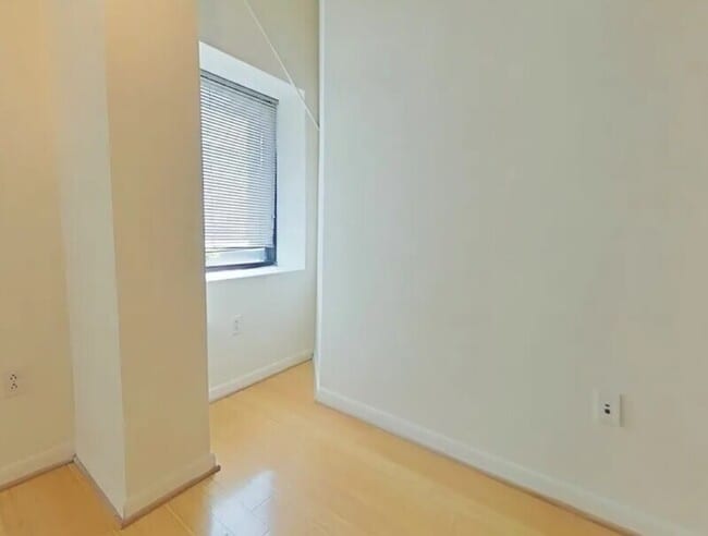 Building Photo - 1011 W Marshall St