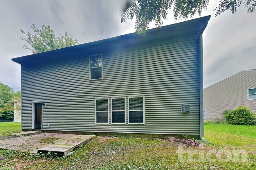 Building Photo - 7921 Crackling Ln