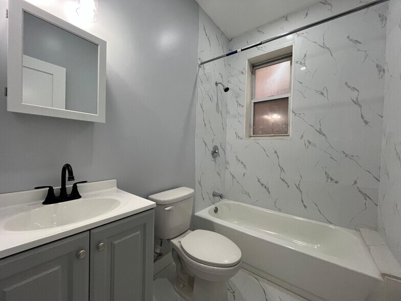 Building Photo - 95 Bostwick Ave