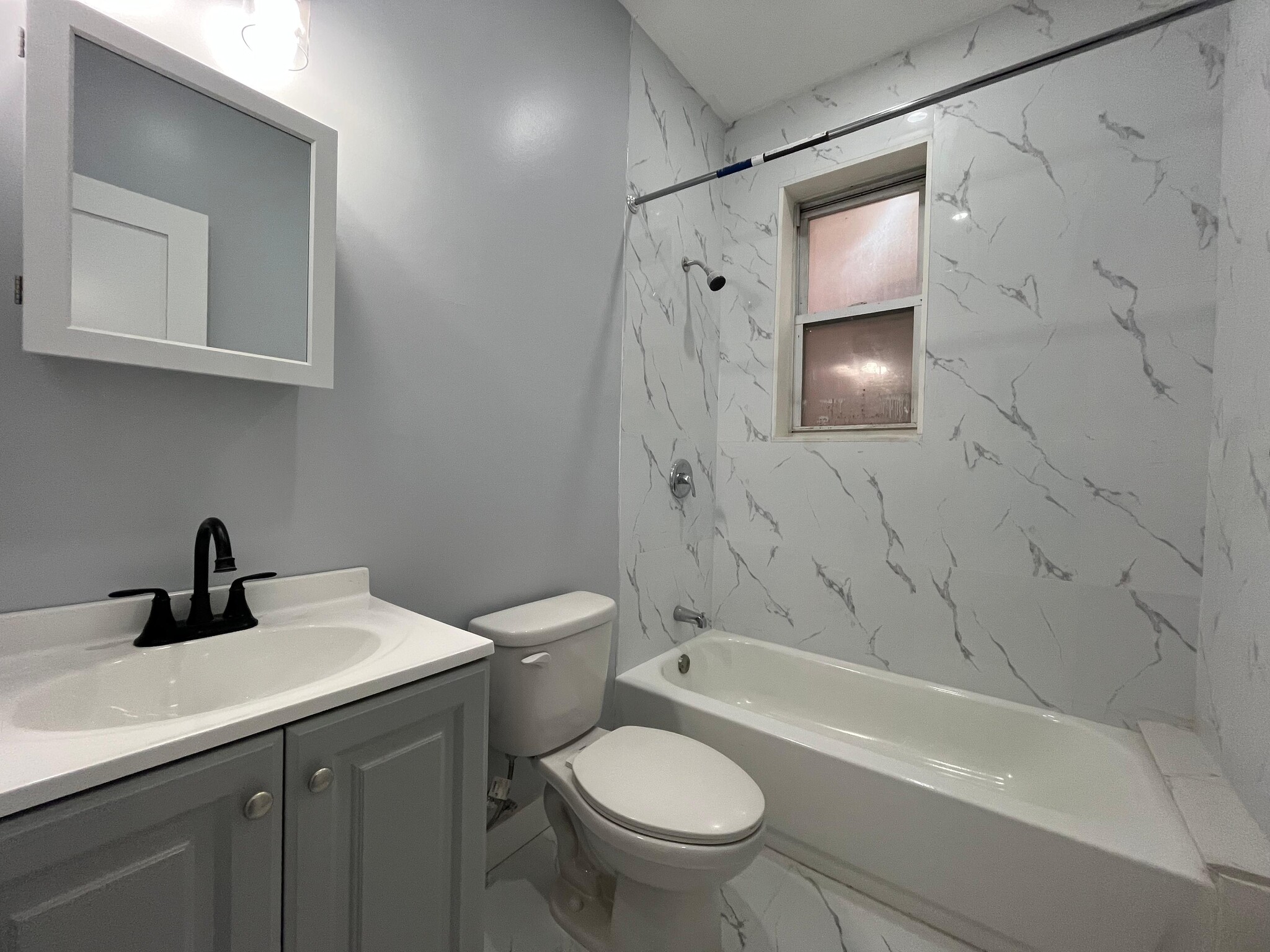 Building Photo - 95 Bostwick Ave