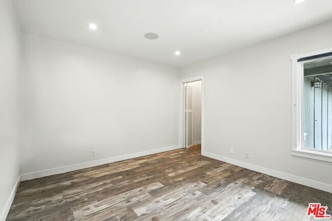 Building Photo - 6137 Laurelgrove Ave