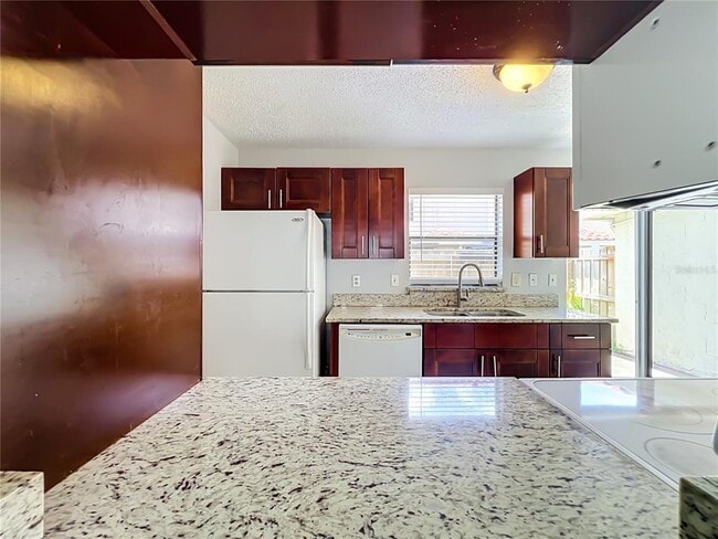 Building Photo - 1604 Little Falls Cir