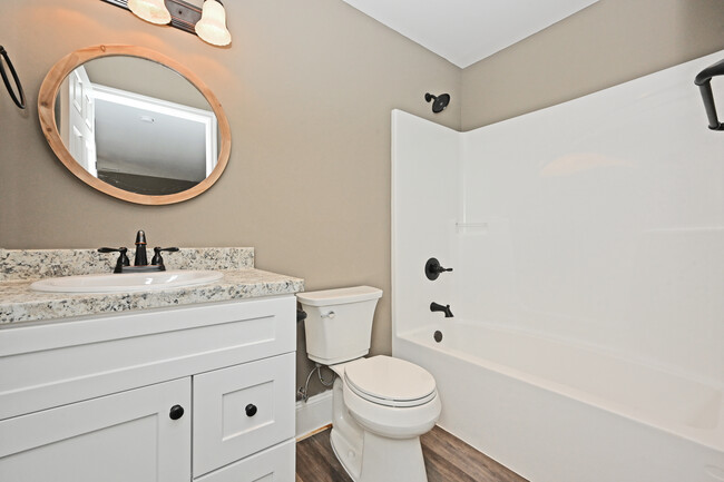 Cloverland-Apartments-Guest-Bathroom - 1535 Warnke Rd NW