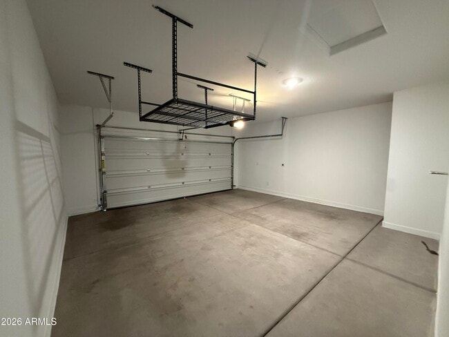 Building Photo - 1723 W Sombra Ave