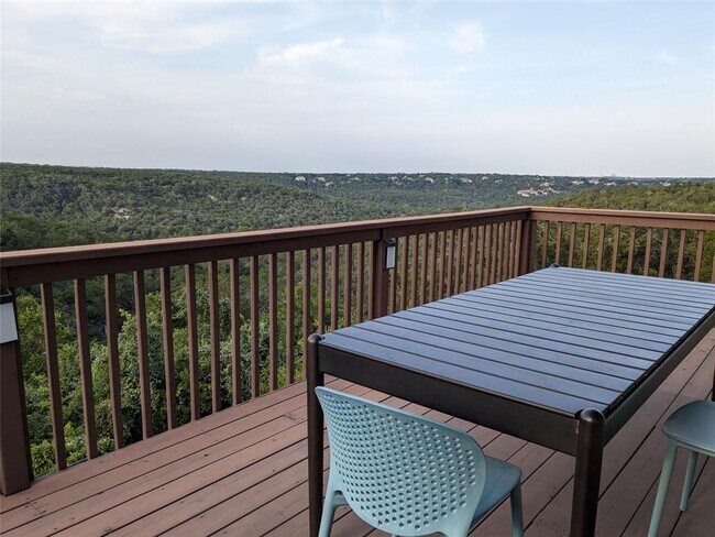 Building Photo - 10000 Planters Woods Dr