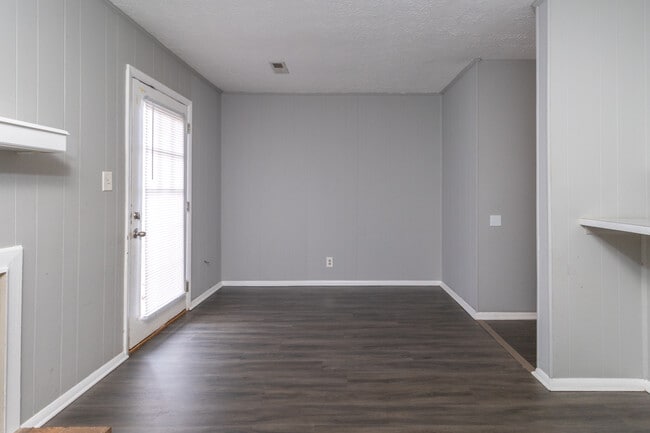 Building Photo - 9157 Cedarpark Ln NW