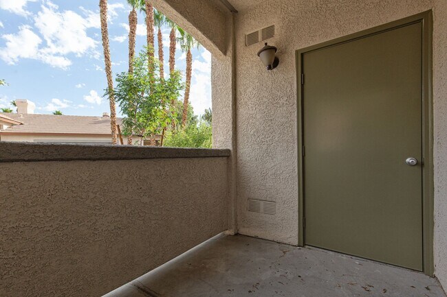 Building Photo - First floor unit in gated Summerlin community