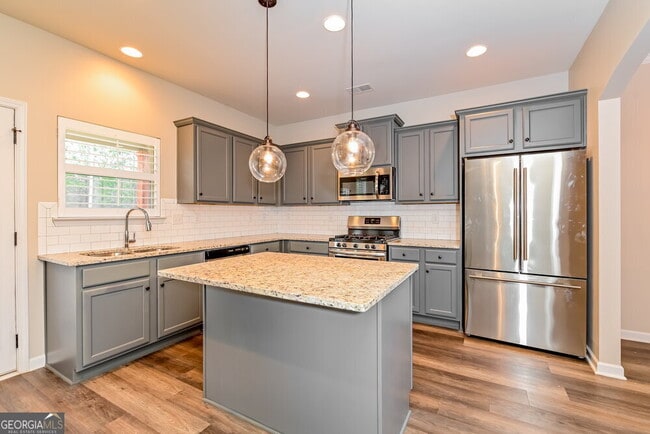 Building Photo - 272 Villa Grande Dr