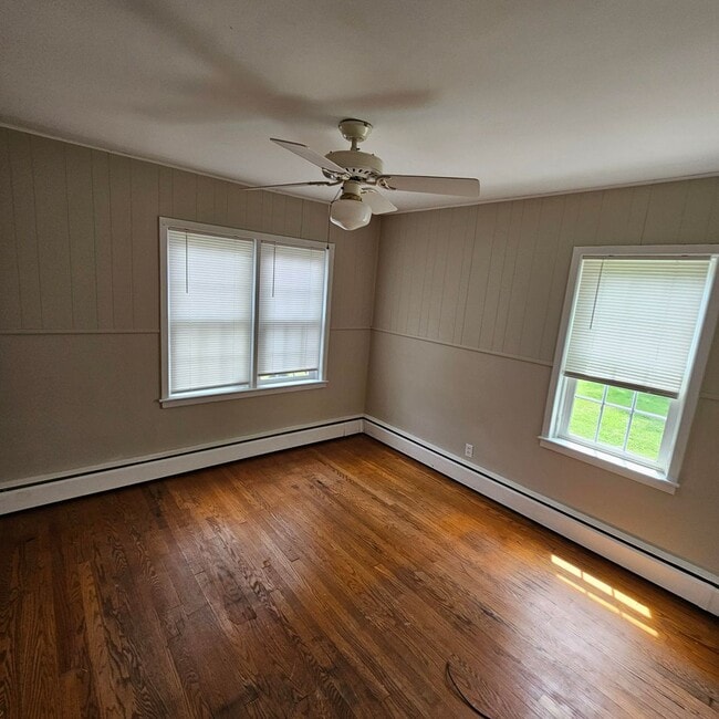 Building Photo - COMING SOON!!  Gorgeous 4 Bedroom Home in ...