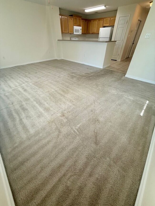 Building Photo - Crestview Townhouse