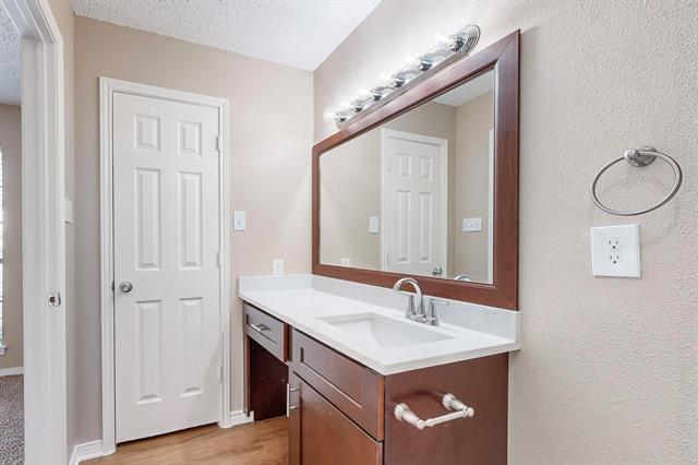 Building Photo - 1908 N Irving Heights Dr