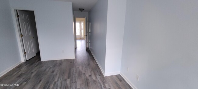 Building Photo - 3960 Winds Ridge Dr