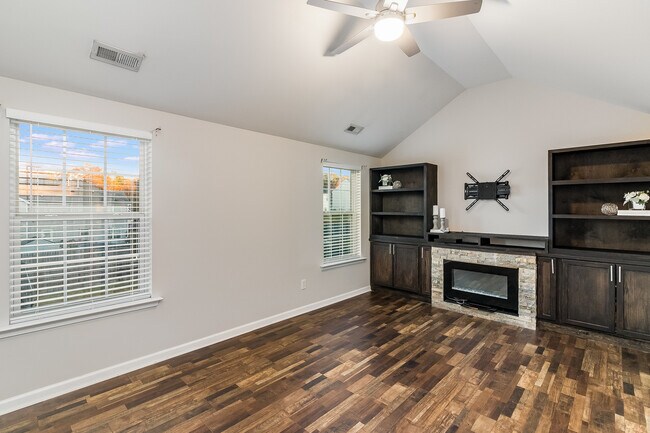 Building Photo - 2902 Framer Ln