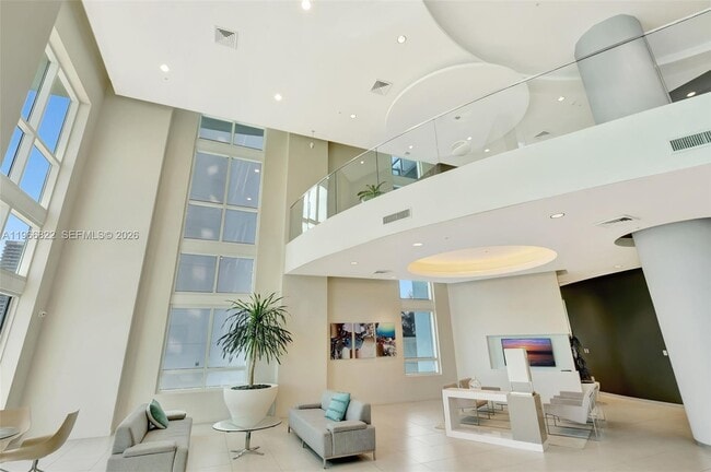 Building Photo - 1900 N Bayshore Dr