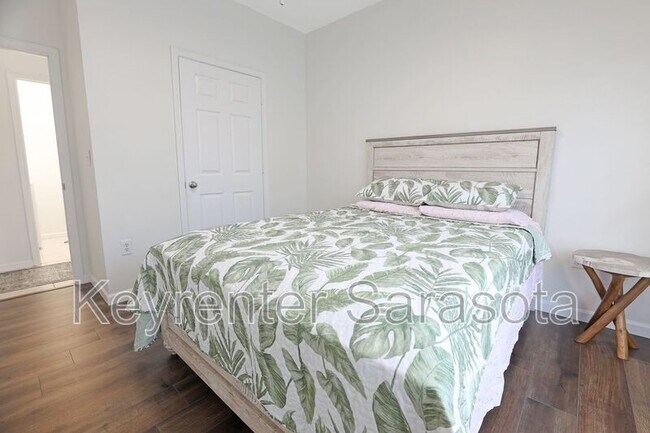 Building Photo - 4802 51st St W