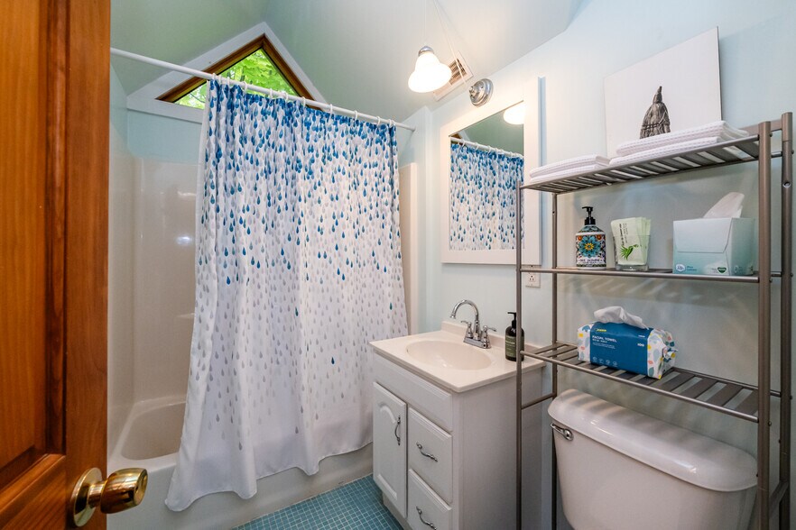 Building Photo - 7258 Beach Dr