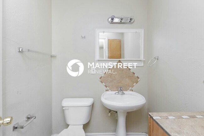 Building Photo - 3 Bedroom Pet-Friendly Home in Glendale, AZ with Main Street Renewal
