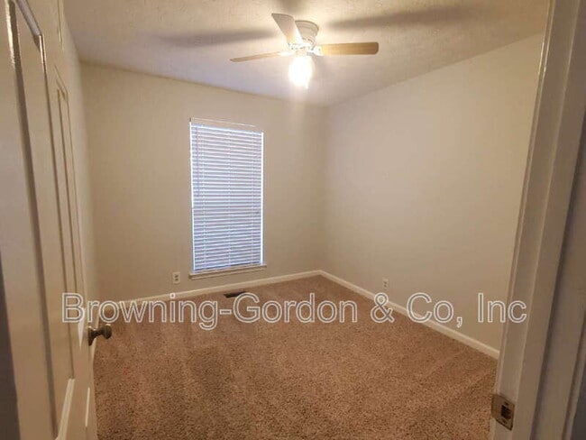 Building Photo - 243 Ash Grove Dr