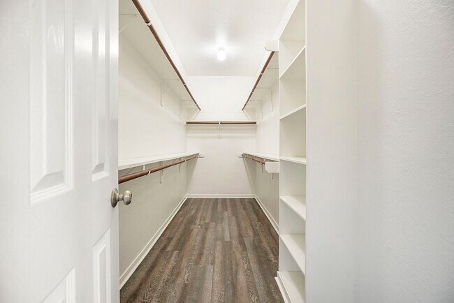 Building Photo - 6185 Galloway Ln