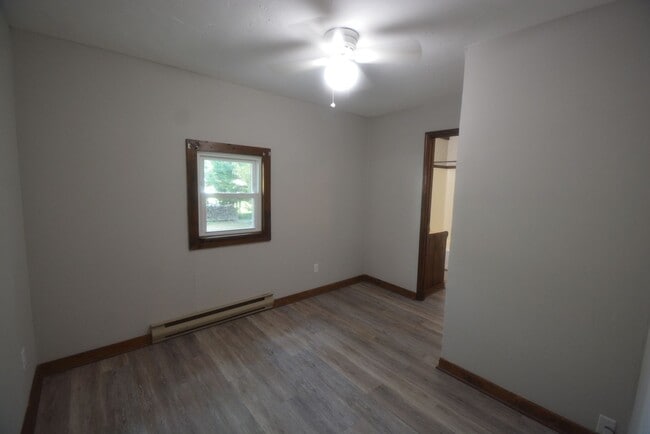 Building Photo - 564 Chestnut St