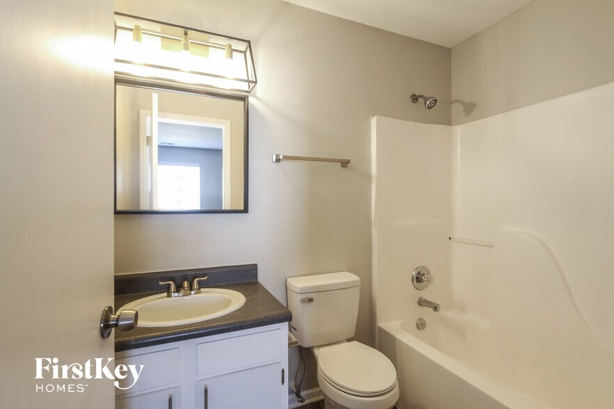 Building Photo - 9762 Trail Dr