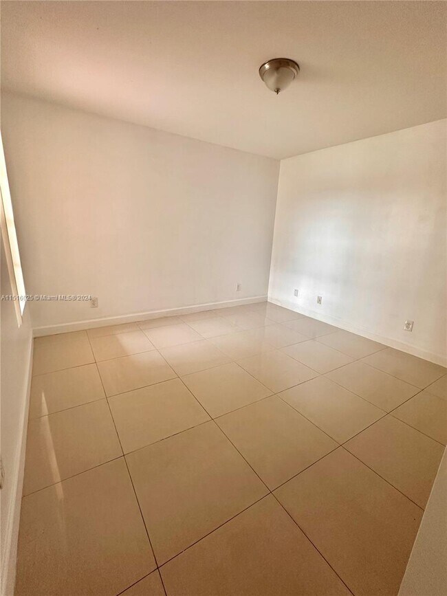 Building Photo - 15320 SW 106th Terrace