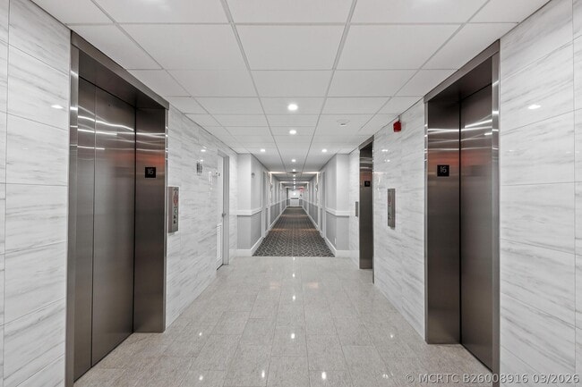 Building Photo - 3700 Galt Ocean Dr